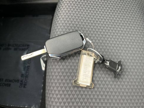 Used 2025 Kia Soul LX w/ LX Technology Package FWD image 22