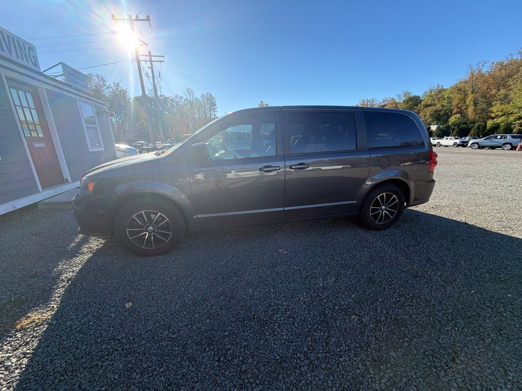 Used 2018 Dodge Grand Caravan SE FWD image 4