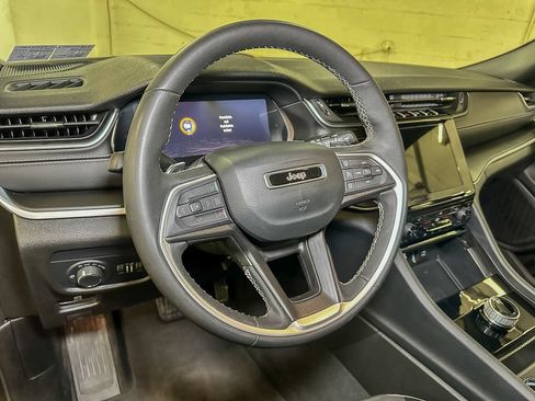 Used 2024 Jeep Grand Cherokee L Altitude AWD/4WD image 27