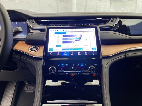 New 2025 Jeep Grand Cherokee L Summit image 13