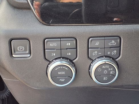 Used 2023 GMC Sierra 1500 SLT image 11