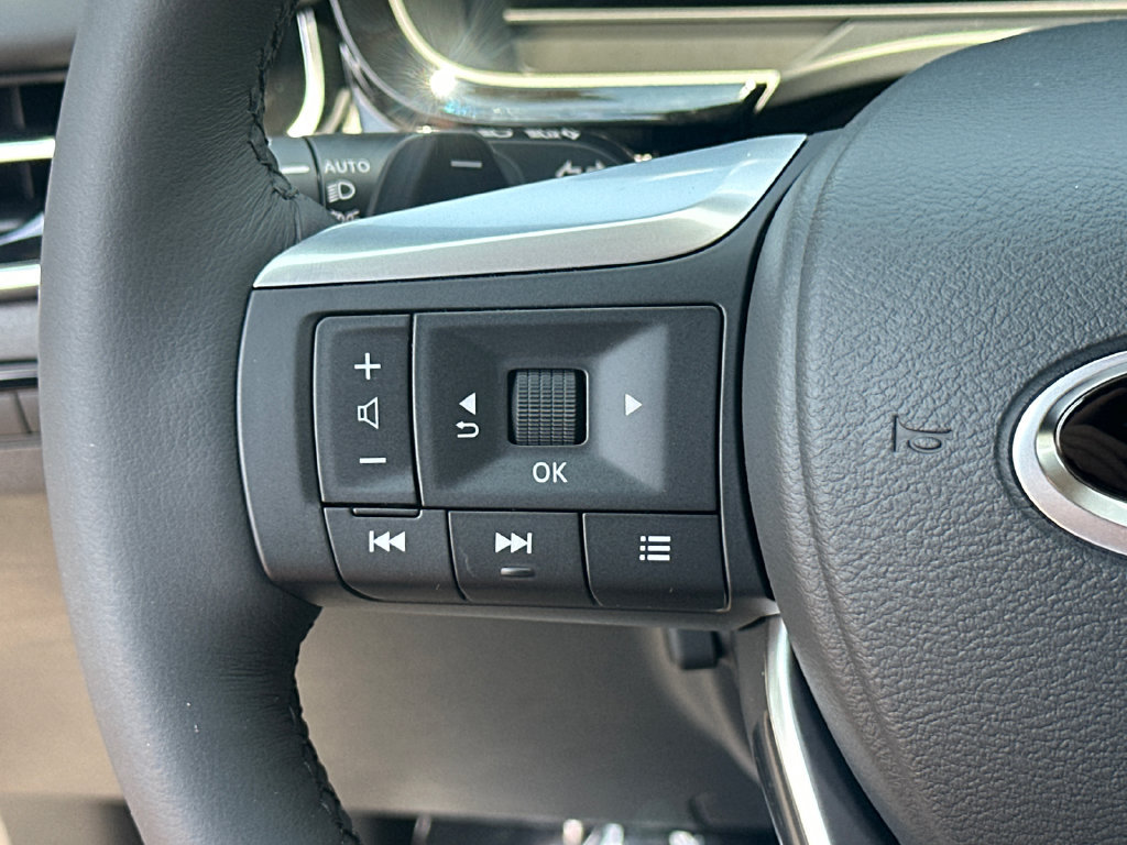 New 2027 INFINITI QX60 Luxe w/ Family Package FWD image 21