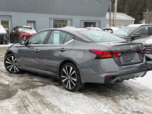 Used 2021 Nissan Altima 2.5 SR w/ SR Premium Package image 4