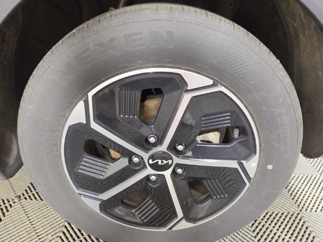 Certified 2025 Kia Niro LX FWD image 10