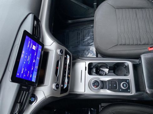 Used 2020 Ford Explorer XLT image 21