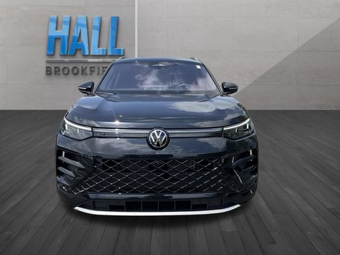 Certified 2025 Volkswagen Tiguan SEL R-Line AWD/4WD image 9
