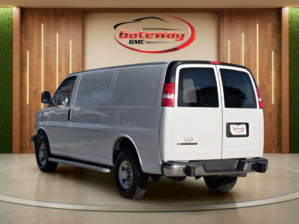 Used 2022 Chevrolet Express 2500 w/ Driver Convenience Package RWD image 7
