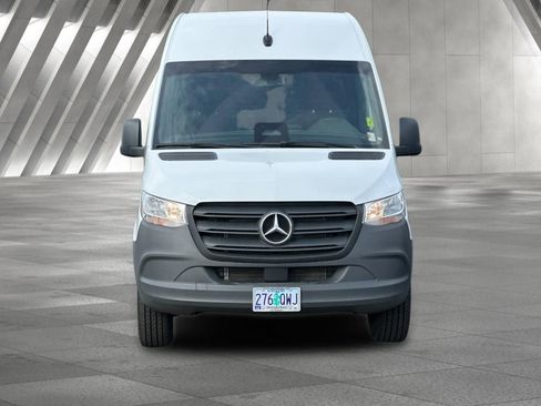 Used 2025 Mercedes-Benz Sprinter 2500 image 9