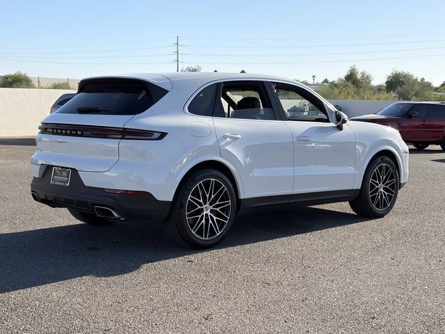 Used 2025 Porsche Cayenne AWD/4WD image 27
