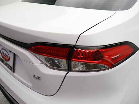 Certified 2025 Toyota Corolla LE w/ Convenience Package image 9