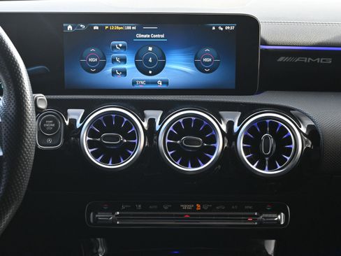 Used 2024 Mercedes-Benz CLA 35 AMG 4MATIC image 33