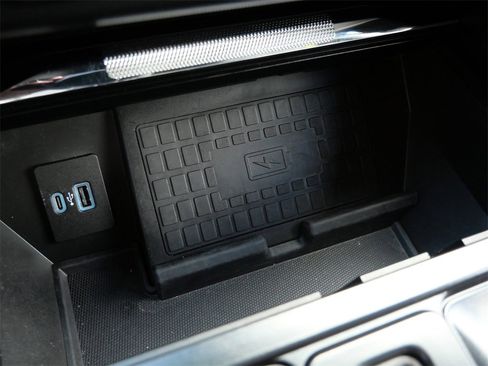 Certified 2022 Ford F150 Raptor w/ Equipment Group 801A High image 23