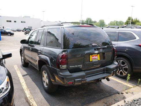 Used 2005 Chevrolet TrailBlazer LS w/ LS Preferred Equipment Group AWD/4WD image 4