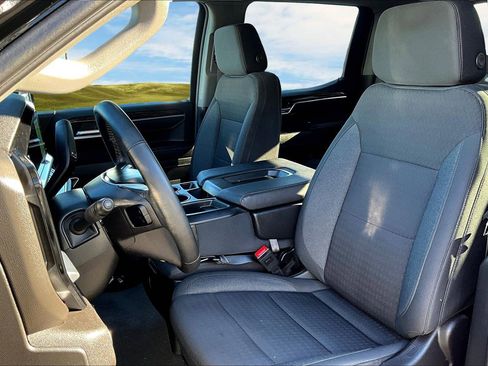 Used 2025 GMC Sierra 1500 Elevation image 14