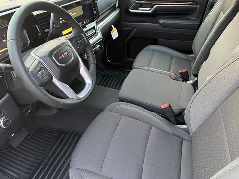 Used 2026 GMC Sierra 2500 SLE w/ LPO, Black Badging Package image 7