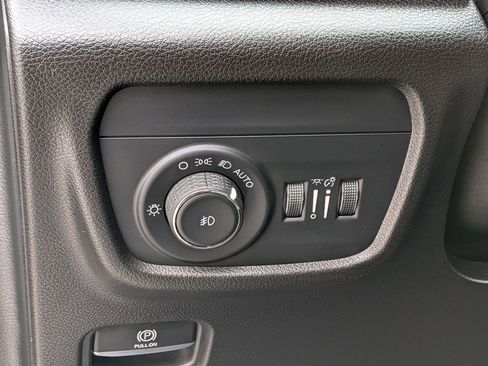 Used 2023 Jeep Grand Cherokee Overland image 16