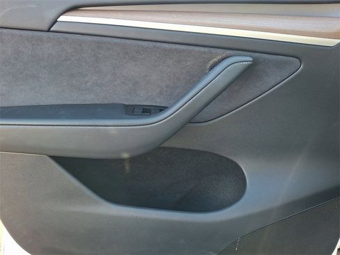 Used 2023 Tesla Model Y Long Range image 12