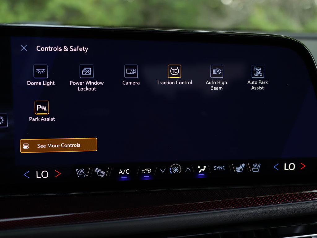 New 2026 Chevrolet Traverse RS w/ LPO, Floor Liner Package AWD/4WD image 17