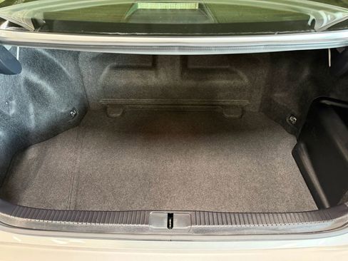 Used 2014 Lexus ES 300h w/ Luxury Package w/Bamboo Trim FWD image 17