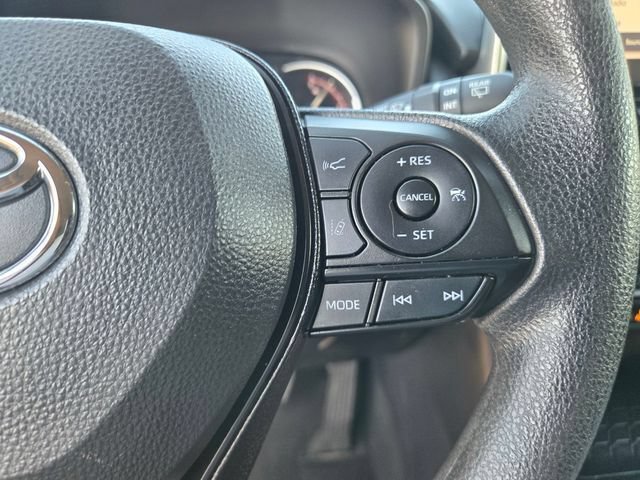 Certified 2025 Toyota RAV4 XLE FWD image 22
