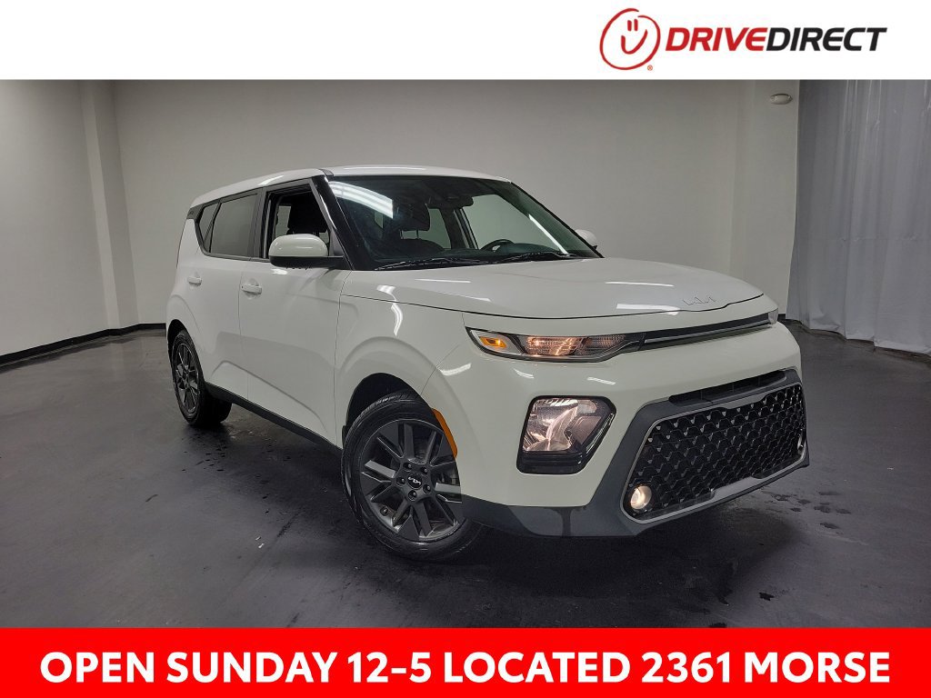 Used 2022 Kia Soul EX FWD image 1