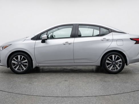 Used 2025 Nissan Versa SV FWD image 5