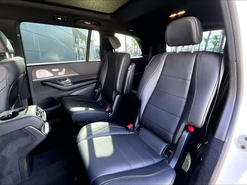 Used 2023 Mercedes-Benz GLS 450 4MATIC image 26