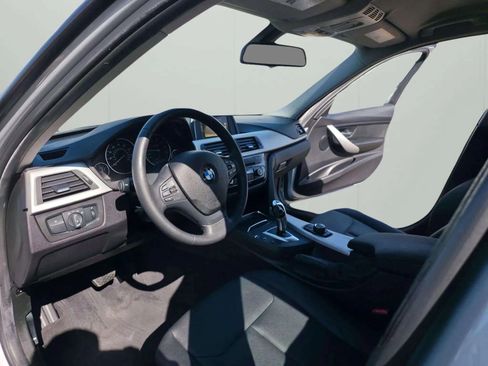 Used 2017 BMW 320i Sedan image 28