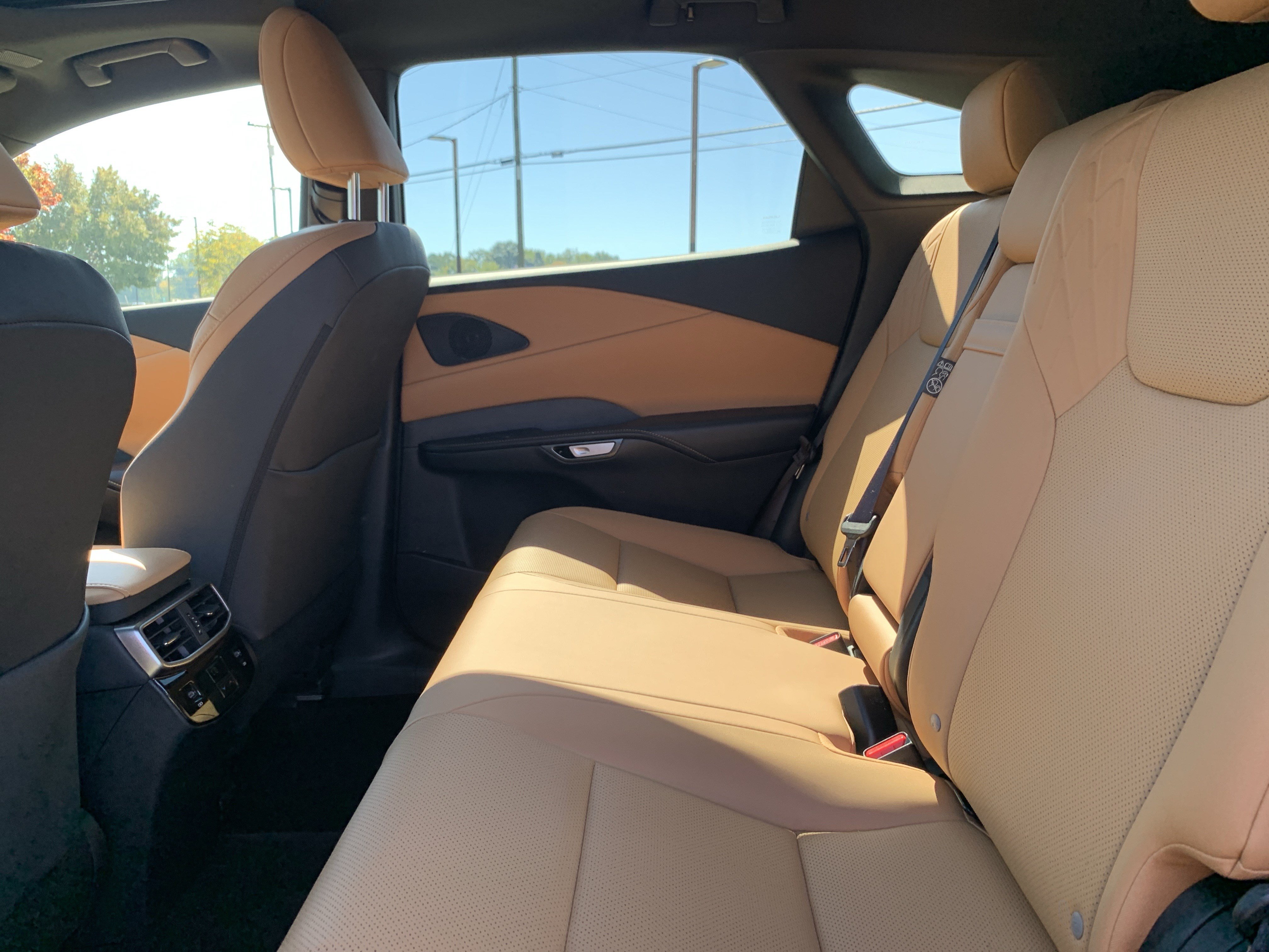 Used 2026 Lexus RX 350 Premium w/ Accessory Package (Z1) FWD image 32