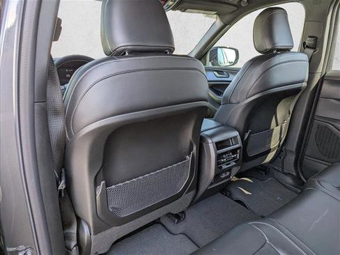 New 2025 Jeep Grand Cherokee Altitude image 24