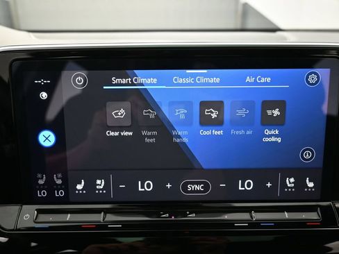 Used 2024 Volkswagen Atlas Cross Sport SEL AWD/4WD image 14