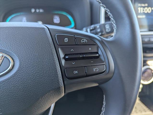 Certified 2025 Hyundai Venue Limited FWD image 14
