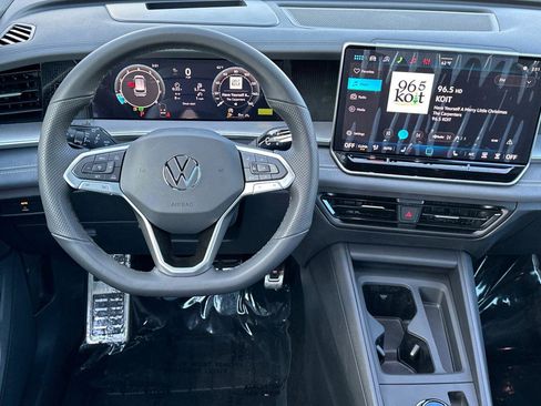 New 2026 Volkswagen Tiguan SE R-Line image 13