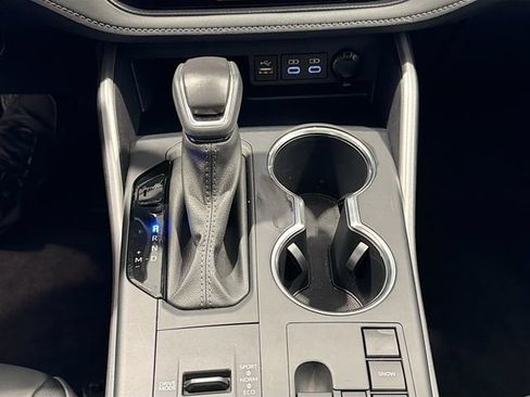 Certified 2025 Toyota Highlander XLE FWD image 14