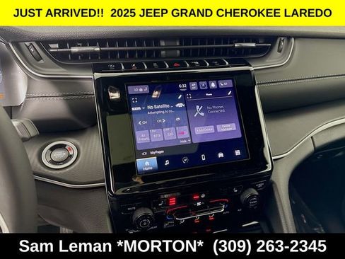 New 2025 Jeep Grand Cherokee Laredo w/ Luxury Tech Group I image 14