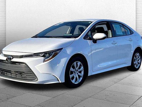 Used 2023 Toyota Corolla LE image 13