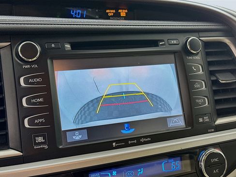 Used 2017 Toyota Highlander Limited Platinum image 22