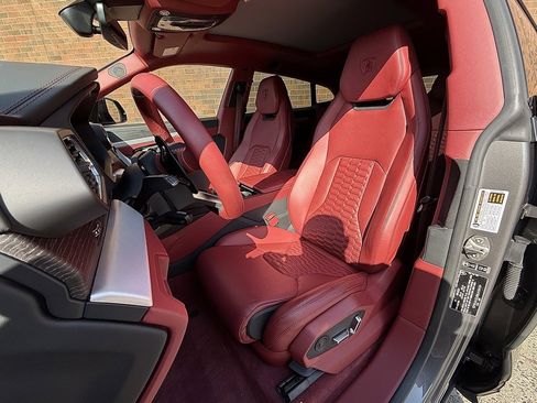 Used 2022 Lamborghini Urus image 5