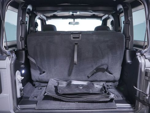 Used 2021 Jeep Wrangler Sport S image 19