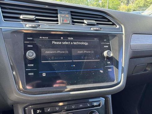 Used 2021 Volkswagen Tiguan SE w/ Panoramic Sunroof Package AWD/4WD image 24