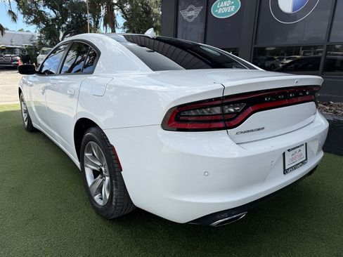 Used 2018 Dodge Charger SXT Plus RWD image 4
