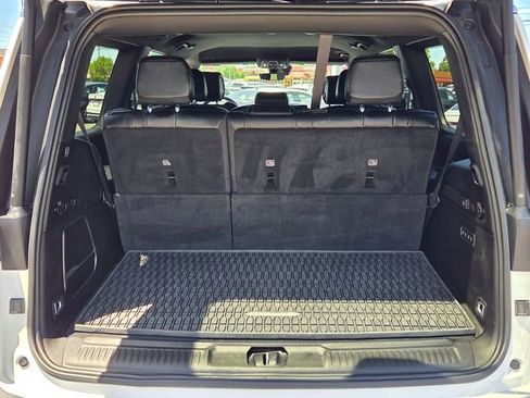 Used 2024 Jeep Wagoneer Series II w/ Flexible Seating Group RWD image 11