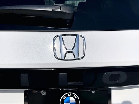 Used 2025 Honda Pilot Elite image 9