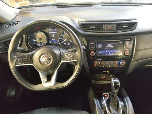 Used 2020 Nissan Rogue S FWD image 22