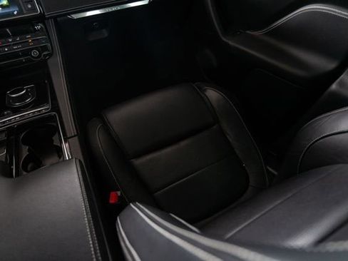 Used 2018 Jaguar F-PACE S image 28