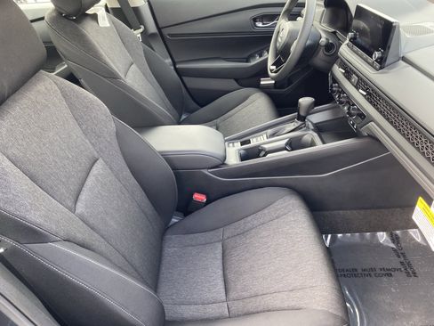 Certified 2025 Honda Accord SE image 9