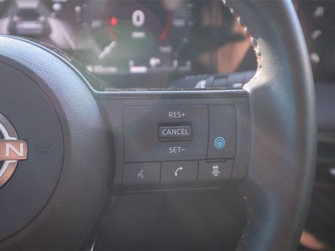 Used 2025 Nissan Kicks SR image 13