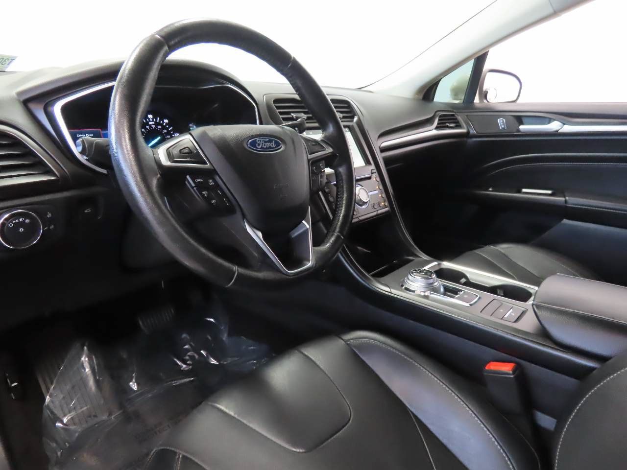 Used 2019 Ford Fusion Energi Titanium FWD image 10