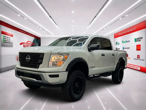 Used 2024 Nissan Titan SV w/ Accessory Utility Package AWD/4WD image 3
