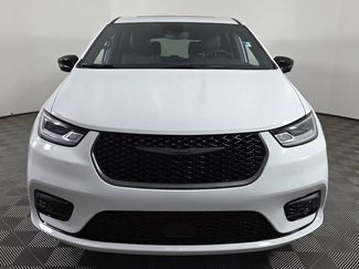 New 2026 Chrysler Pacifica Select video 2